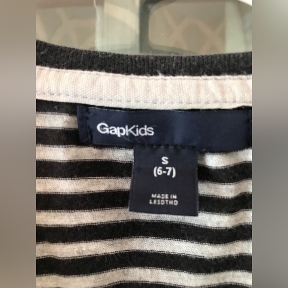 Gap size 6-7 black stripe long sleeve cotton tee in EUC. No defects, excellent! - Picture 5 of 5